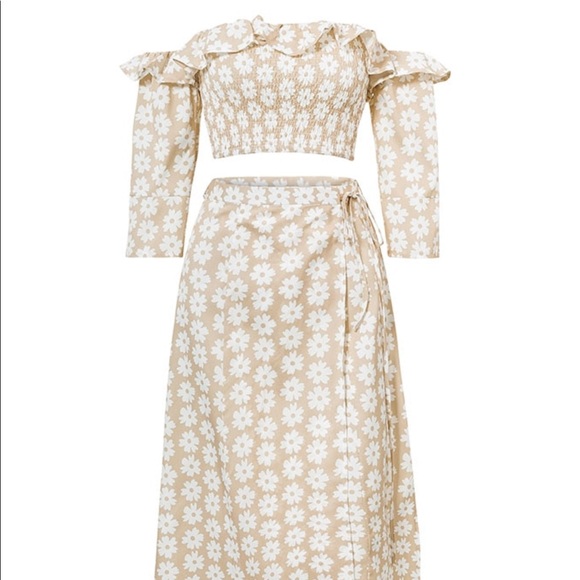 Simplee Apparel BNWT Two Piece Set Sizes M L - Picture 2 of 4